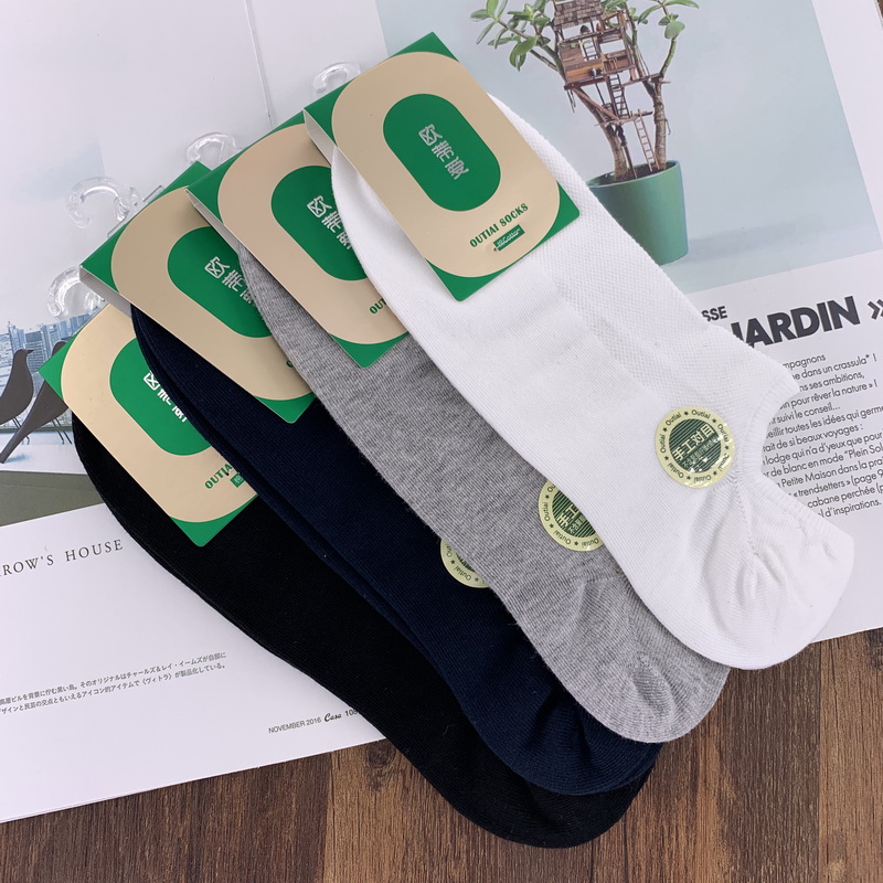 《神秘巨星》上映21天蝉联单日冠军 《泡芙小姐》今日上映：B