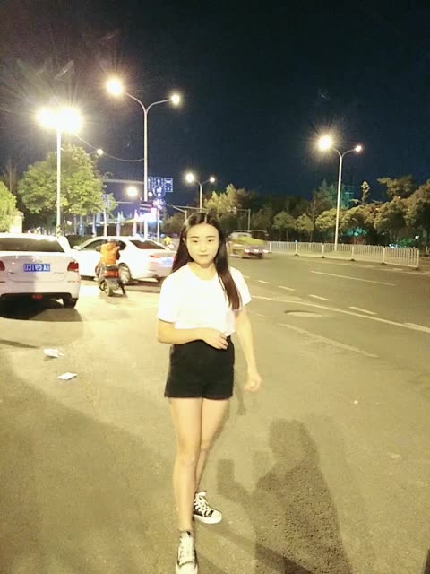 王一钧寸头造型吸睛 首部电影《荒野咖啡馆》开机-BJL平台集